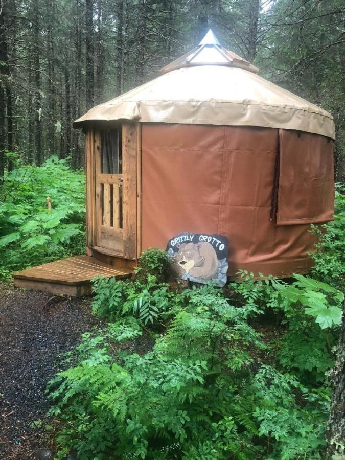 Nauti Otter Inn And Yurt Village Seward Exterior photo