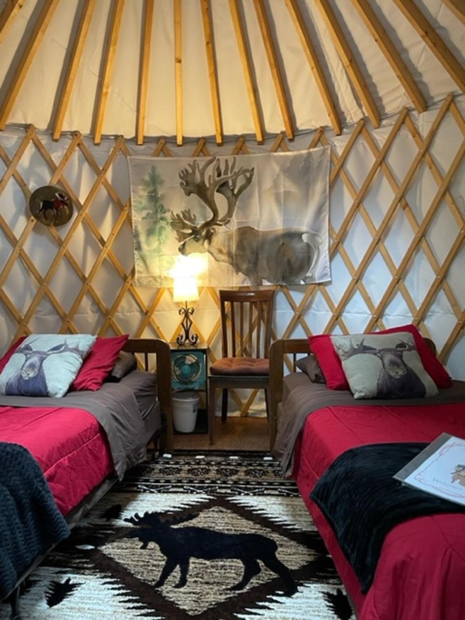 Nauti Otter Inn And Yurt Village Seward Room photo
