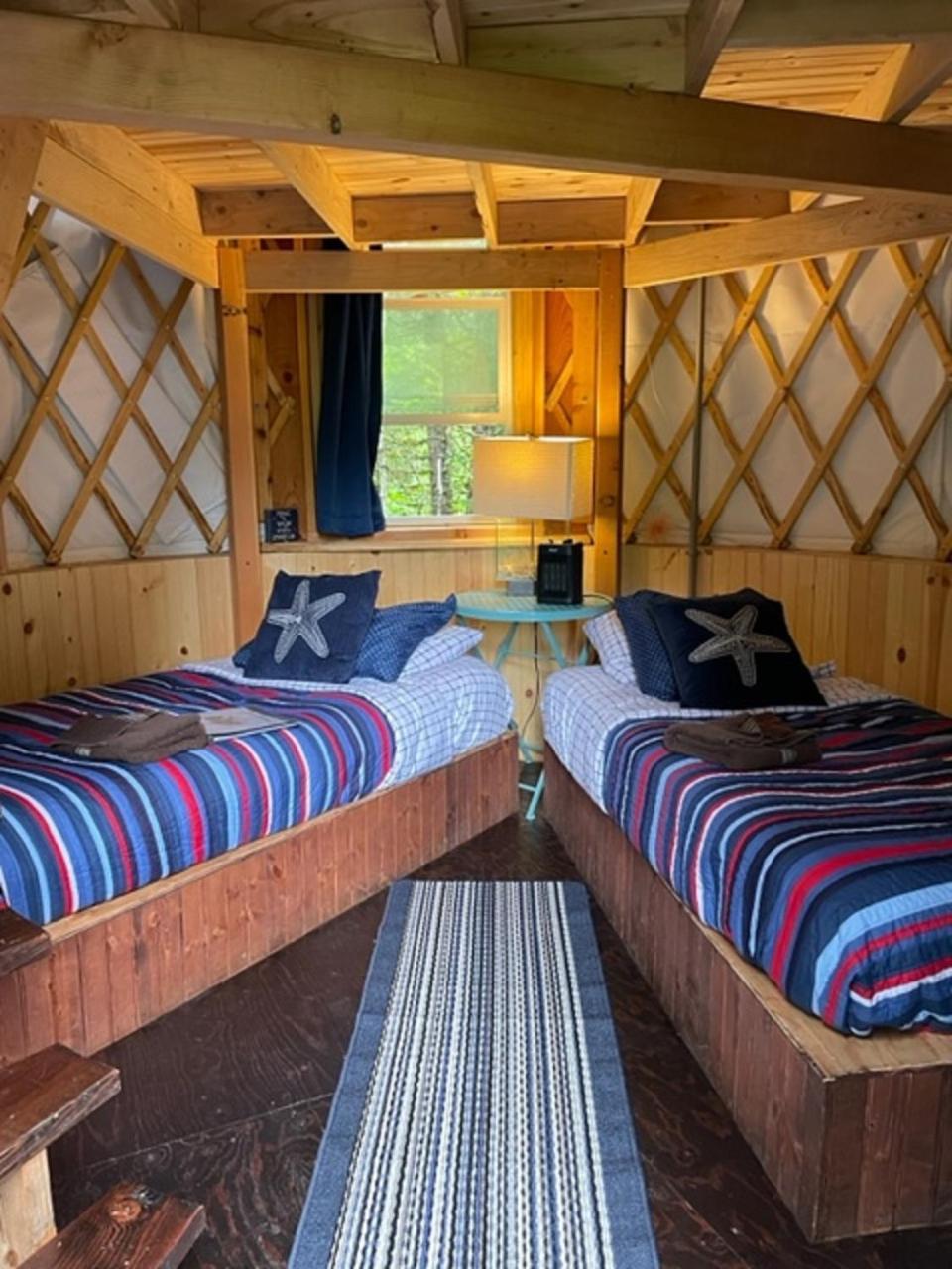 Nauti Otter Inn And Yurt Village Seward Room photo