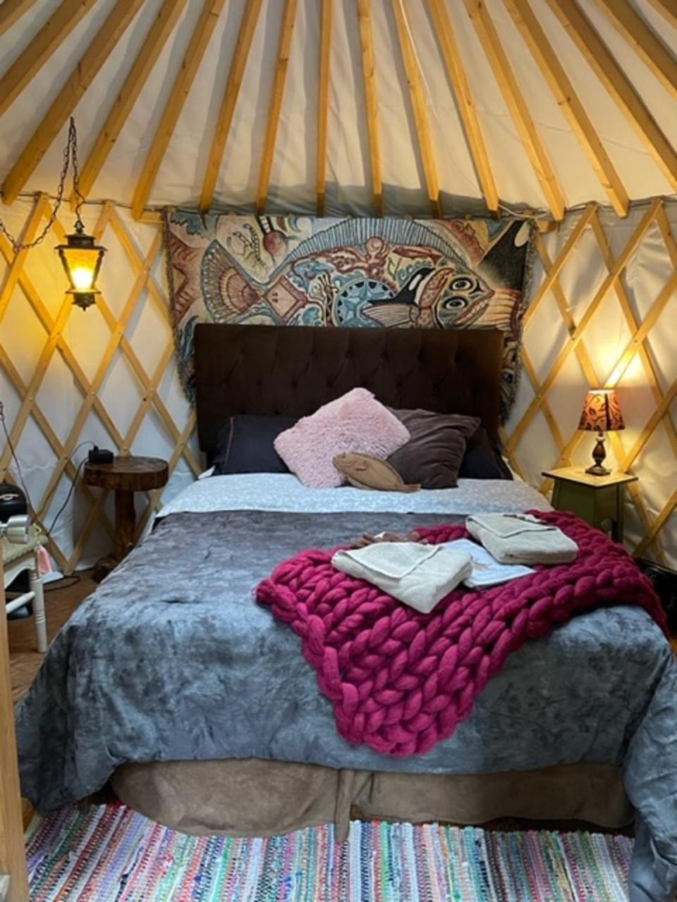 Nauti Otter Inn And Yurt Village Seward Room photo