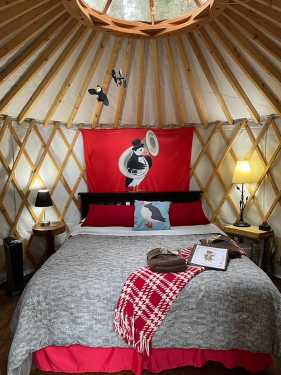Nauti Otter Inn And Yurt Village Seward Room photo