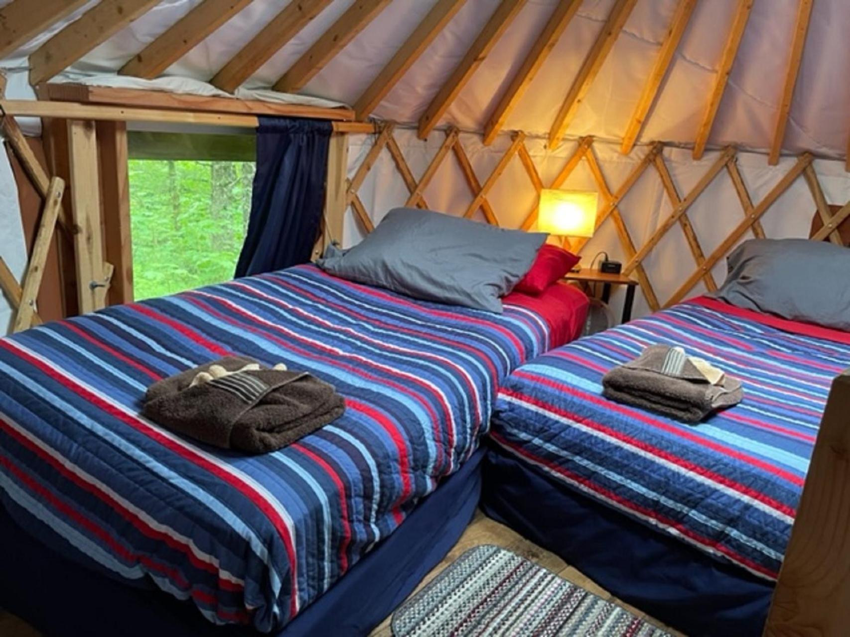 Nauti Otter Inn And Yurt Village Seward Room photo