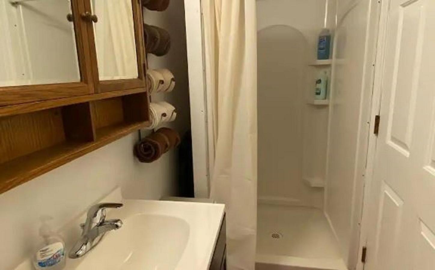 Nauti Otter Inn And Yurt Village Seward Room photo