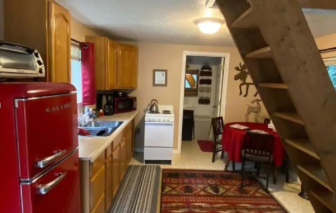 Nauti Otter Inn And Yurt Village Seward Room photo