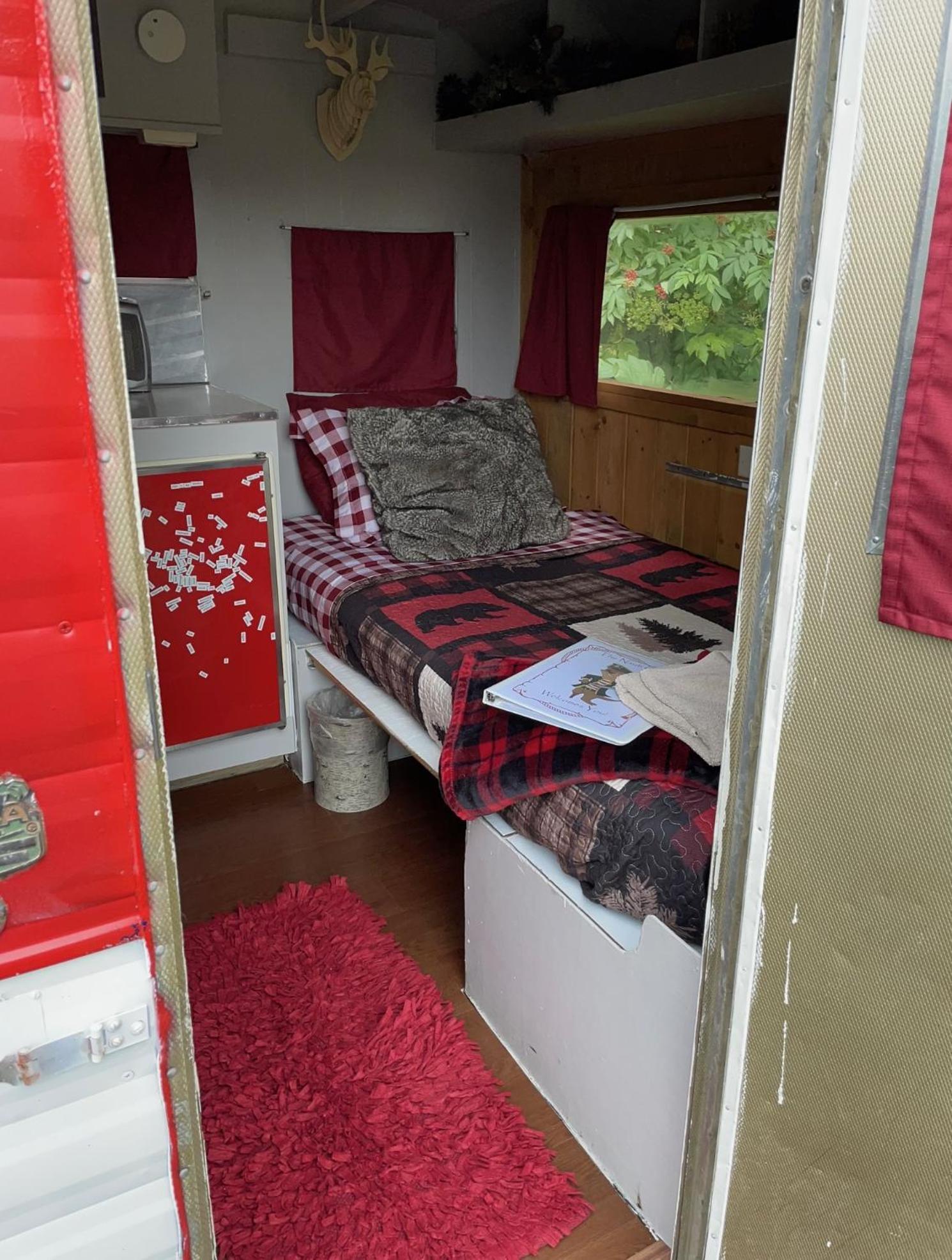 Nauti Otter Inn And Yurt Village Seward Room photo
